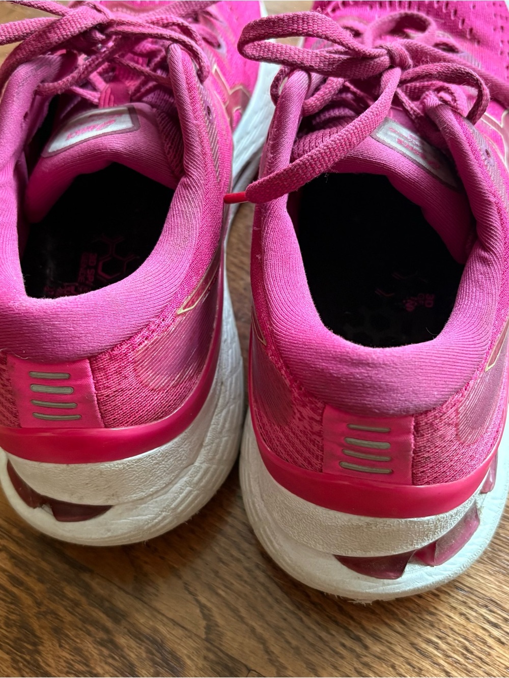 ASICS Women's GEL-Kayano 23 Hot Pink Running Sneakers - Picture 3 of 10
